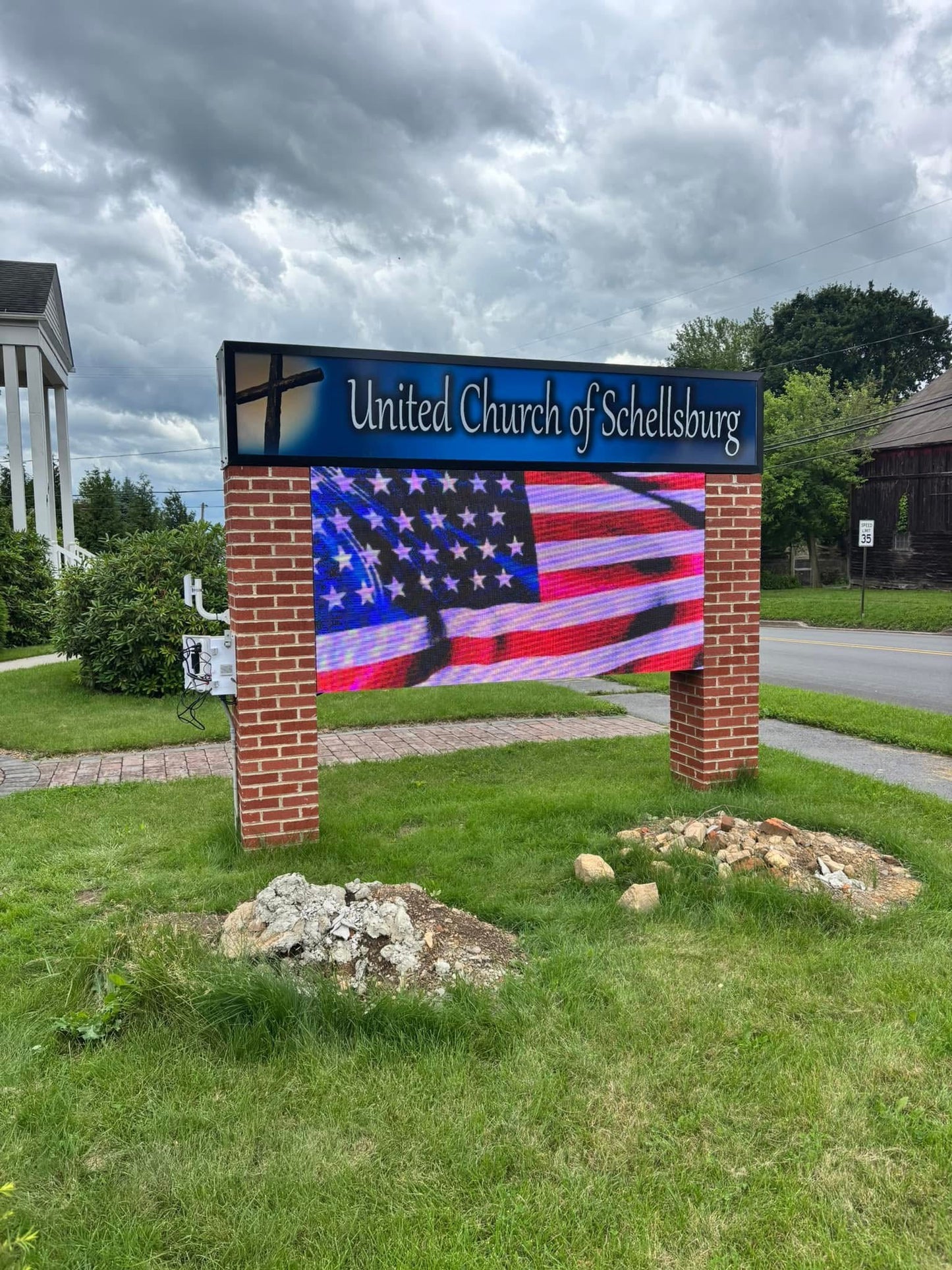 Scholar Pro Series, 10mm, 35”x94”, 2 Sided Outdoor LED sign.